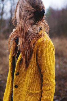 Love that jacket Mode Tips, Fair Isles, Skandinavian Fashion, Mode Inspiration, Looks Vintage, Trench Coats, Look Fashion, Autumn Winter Fashion