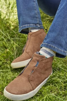 These consciously-crafted slip-on boots are made with premium materials that not only feel great, but are better for the environment too. Slip On Boots, Baked Chicken Recipes, Boots Leather, The Environment, Ll Bean, L L Bean, Feeling Great, Amazing Women, Leather Boots