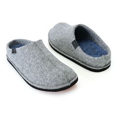 Sanita isn't just for workwear clogs! Our Faroe indoor house slipper combines the best in all-day comfort with Danish minimalist design. Whether your lounging or working at home, these slippers will keep you comfy and supported. Comfortable Slip-on Slippers With Rubber Sole, Comfortable Flat Clogs With Rubber Sole, Comfortable Slip-on Slippers With Removable Insole, Comfortable Non-slip Slip-on Slippers, Non-slip Comfortable Slip-on Slippers, Comfortable Flat Slippers With Rubber Sole, Indoor Closed Toe Clogs With Cushioned Footbed, Indoor Slip-on Clogs With Textured Footbed, Indoor Slip-on Synthetic Clogs