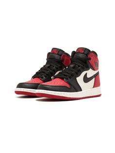 Shop Jordan Kids Air Jordan 1 Retro sneakers with Express Delivery - FARFETCH Jordan 1 Outfit Men, White Forces, White Nike Shoes, Black Jordans, Air Jordan 1 Retro High Og, Air Jordan 1 Retro High, Kids Jordans, Retro Sneakers, Nike Kids