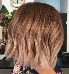 Short Ombre Hair Color, Best Ombre Hair, 2024 Hair Color, Short Ombre, Short Ombre Hair, Stylish Short Haircuts, Strawberry Blonde Hair, Hair Color Shades, Chic Hairstyles