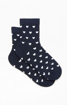 Navy Heart Quarter Socks Camp Fits, Dr Belongings, Gilmore Girls Fashion, Aesthetic Socks, Socks Aesthetic, Dr Wardrobe, Streamer Dr, Quarter Socks, Heart Socks