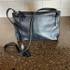 Banana Republic Italian Leather Double-Zip Pouch Crossbody Purse Nwt Black Banana Republic Genuine Leather Bag. 4-In-1 Design: Wear As A Crossbody (Strap Has 3 Adjustable Lengths), Or Remove Strap To Wear As A Double Clutch, 2 Single Clutches Or Inserts To A Larger Bag. Body Of Bag Snaps Apart Into Two Sides (Strong Snaps). Internal Zipper Pocket On One Side; Phone Pocket + 3 Credit Card Slots On The Other. Beautiful, Buttery Black Leather. Silver Hardware. 8” X 11” X 2” Wide (Each Section) Modern Black Clutch With Zipper Closure, Black Leather Clutch With Zipper Closure, Black Shoulder Bag With Zipper Pouch For Evening, Black Evening Shoulder Bag With Zipper Pouch, Everyday Shoulder Bag Clutch With Zipper Closure, Everyday Shoulder Bag Clutch With Zipper, Leather Clutch With Zipper Pouch, Everyday Black Clutch With Zipper Pouch, Black Clutch With Zipper Pouch For Everyday Use