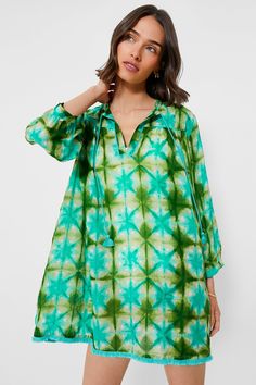 Seafoam Medallion Bondi Coverup Backyard Pool Parties, Tuckernuck Dress, Travel Caribbean, Summer Style Guide, Green Retro, Easy Style, Pool Parties, Cocktail Attire, Green Pattern