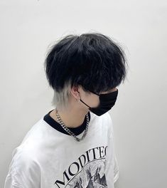 Alt Asian Hairstyles, Oreo Hair Men, Black And Blonde Hair Men, Hair Dye Ideas Men, Alt Hairstyle, Oreo Hair, Hair Dyed Underneath, Bleached Hair Men, Messy Hair Boy