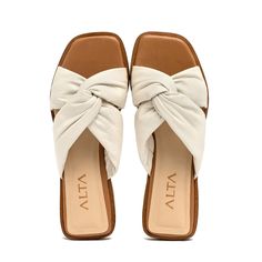 Alta Shoes Material: CueroHecho en Colombia Off White Sandals, Shoe Inspo, White Sandals, Off White, Sandals, Leather, White