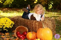 Giggles Photography: Fall Portrait Specials Fall Photo Props, Fall Family Portraits, Fall Portraits