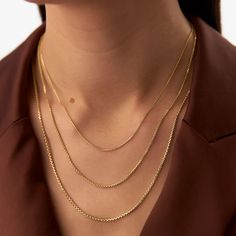 Discover the adaptability of our Box Chain Necklace, intricately crafted from 14K solid gold, available in thickness options from 1.25mm to 2.00mm. Suitable for both genders, this delicate box chain is ideal for layering or standalone wear. Elevate your attire seamlessly with this classic accessory, bringing a hint of sophistication to any ensemble. ▶ Item Details * Made to Order. * Gold KT: 14K * Custom Gold Color:  Yellow Gold * Width: Choice of 1.25MM,  1.75MM and  2.00 MM * Ships in 3-5 Busi Chain Necklace For Men, Box Chain Necklace, Gold Armband, Gold Box, Ruby Jewelry, Necklace For Men, Emerald Jewelry, Sapphire Jewelry, Gold Wedding Band