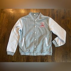 University Of Alabama Jacket Letterman Varsity Coat Xl Ncaa Gray Adult Men’s Usa Varsity Long Sleeve Outerwear For Campus, Winter Campus Long Sleeve Outerwear, Long Sleeve Winter Campus Outerwear, White Cotton Varsity Jacket With Button Closure, Cotton Outerwear With Pockets And Baseball Collar, Long Sleeve Outerwear With Ribbed Cuffs For Campus, White Long Sleeve Outerwear For Campus, Varsity-style Cotton Outerwear With Button Closure, Cotton Sport Coat For College Winter