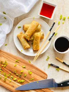 spring rolls on a plate next to soy sauce and thai sweet chili sauce for dipping. Air Fryer Spring Rolls, Spring Roll Dipping Sauce, Homemade Egg Rolls, Pork Egg Rolls, Fried Spring Rolls, Chicken Spring Rolls, Vegetable Spring Rolls, Lean Cuisine