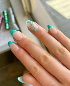 Tropical Nails Simple, Vacation Nail Inspo Simple, Cute Cruise Nails, Costa Rica Nails, Mexico Nail Ideas, Cruise Nails Caribbean, Mexico Nails, Turtle Nails, Tropical Nail Designs