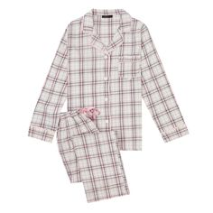 A comfortable, classic two-piece pajama set is a wardrobe essential for yourself or as a gift for loved ones. Noble Mount Women's 100% Premium Cotton Flannel Two-Piece Pajama Set is ideal for sleeping and lounging at home. Soft yarn dyed fabic in soothing colors and comfortable fit these will surely become your favourite. Here's why you will absolutely love this set - Fabric 100% Premium Cotton Flannel will keep you warm and cozy in the chilly fall/winter nights Our flannel is brushed for a supe Flannel Pajamas Women, Flannel Black And White, Womens Flannel Pajamas, Stylish Pajamas, Womens Pajama, Warm Pajamas, White Pajamas, Pajamas For Women, Flannel Pajama Sets