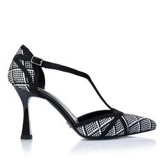 Description
Sizing / Details
Shipping / Return



BLACK AND WHITE GEOMETRIC SHOE WITH BLACK RETRO HEEL


Designed in our new black and white geometric fabric, and combined with satin and black patent details, Capraia is a pointy-toe shoe that combines the versatility of black and white with our new welt design. This design brings freshness, elegance and a touch of trend due to its combination of pattern, color and heel.

This new pattern of sandal for closed shoes maintains the elegance of the Elegant Black Fabric Heels, Fitted Fabric Heels For Evening, Chic Black Fabric Heels, Elegant Black And White Evening Heels, Elegant Black And White Heels For Party, Elegant Black And White Heels For Evening, Geometric Shoes, Back To The 70s, Black And White Geometric Pattern