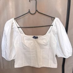 Gap Crop Top In M Size New With Tag Fitted Gap Crop Top For Summer, Gap Cropped Crop Top For Summer, Gap Cropped Top For Summer, Gap Crop Top For Summer, Gap Casual Crop Top For Spring, Casual Gap Crop Top For Spring, Fitted Gap Crop Top For Spring, White Gap Top For Day Out, Puffy Sleeve Top