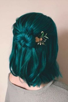 Arctic Fox Hair Color, Fox Hair, Teal Hair, Heart Face Shape, Arctic Fox, Hair Inspo Color, Cool Hair Color, Grunge Hair, Shoulder Length Hair