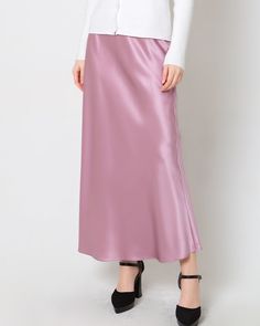 Product: 22 Momme 100% Silk Bias Cut Maxi Skirt Details: This skirt will feel at most comfortable and polished on your skin. Perfect for any occasion. SIZE: CM / INCH SIZE Waist Hips Length XXS 58 / 22.83" 89 / 35.04" 90 / 35.43" XS 62 / 24.41" 94 / 37.01" 91 / 35.83" S 66 / 25.98" 99 / 38.98" 92 / 36.22 M 70 / 27.56" 104 / 40.94" 93 / 36.61" L 76 / 29.92" 110 / 43.31" 94 / 37.01" XL 82 / 32.28" 117 / 46.06" 95 / 37.4" Long Skirt For Wedding, Skirt For Wedding, How To Wash Silk, Long Midi Skirt, Skirt Details, High Waist Long Skirt, Mulberry Silk Fabric, Silk Maxi Skirt, Long Midi