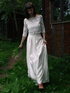 "The button back bolero This little bolero/top is handmade in a beautiful off-white cotton lace fabric.  The delicate lace is made in England using traditional methods. It's a great little cover up for summer parties and weddings. It buttons up the back with little covered buttons.  This top is individually made to order in sizes XXS - XXL, please refer to size chart below:  XXS, UK size 6 (US size 2) Bust: 31\"/78cm, Waist: 25\"/63cm, Hip: 33\"/84cm XS, UK size 8 (US size 4) Bust: 33\"/84cm, Waist: 27\"/68cm, Hip: 35\"/89cm S, UK size 10 (US size 6) Bust: 35\"/89cm, Waist: 29\"/73cm, Hip: 37\"/94cm M, UK size 12 (US size 8) Bust: 37\"/94cm, Waist: 31\"/78cm, Hip: 39\"/99cm L, UK size 14 (US size 10) Bust: 39\"/99cm, Waist: 33\"/84cm, Hip: 41\"/104cm XL, UK size 16 (US size 12) Bust: 41\"/ White Cotton Lace Dress, Top In Pizzo, Cotton Lace Tops, Cotton Lace Fabric, Linen Wedding Dress, Cream Lace Top, Bridal Skirts, Lace Bolero, Bridal Tops