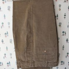 New Never Worn Rl Olive Corduroy Pleated Men's Pants. Classic Fit. Waist 34" Inseam 32" Leg Open 9" Corduroy Trousers With Welt Pockets, Classic Corduroy Bottoms With Welt Pockets, Fitted Corduroy Bottoms With Welt Pockets, Ralph Lauren Cotton Tapered Leg Bottoms, Ralph Lauren Tapered Leg Pants With Pockets, Ralph Lauren Tapered Leg Cotton Pants, Ralph Lauren Straight Leg Pants With Pockets, Vintage Corduroy Pants With Pockets, Ralph Lauren Cotton Bottoms With Pockets