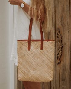 Straw Beach Tote, Tote Bag With Zipper, Handwoven Bag, Straw Beach Bag, Wicker Bags, Rattan Bag, Bag With Zipper, Perfect Tote Bag, Suede Fabric