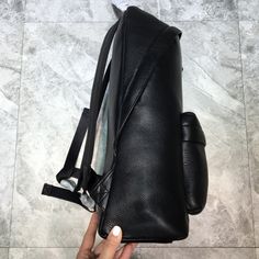 Size: 32.5cm*13.5cm*43cm It comes with Dust box, Care manual, Tag, and Paper bag. Obsessed With Me, Zipper Tote Bag, Greek Fashion, Zippered Tote, Cute Bag, New Handbags, Crossbody Shoulder Bag, Fashion Statement, Wellness Design