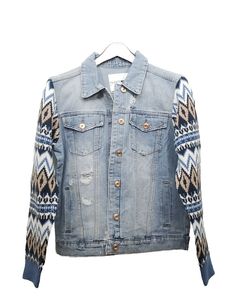 This Fashion Nova Aspen Denim Lightwash Jacket with sweater sleeves is the perfect addition to any wardrobe. Made with high-quality denim material, this jacket is both stylish and durable. The medium size fits perfectly, while the blue color and basic jacket style are sure to turn heads. Pair this jacket with your favorite outfit for a trendy and chic look. The fabric type is denim, and it comes with tags attached. This jacket is ideal for women who want to stay fashionable while staying comfortable.