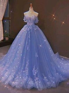 For standard size dress. Puffy Prom Dresses, Purple Quinceanera Dresses, Quinceanera Themes Dresses, Quinceanera Dresses Blue, Ootd Instagram, Princess Prom Dresses, Pretty Quinceanera Dresses, Quince Dress, Stunning Prom Dresses