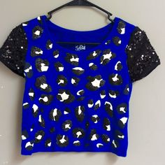 Nwt Blinged Out Crop Top Extra Small In Juniors Or In Women's & Also Fit Petite Sizes But It's An Extra Small In Juniors/Women's. Bright Blue Top With Black Sequins Covering The Shoulders. And A Got Of Black & White Print On The Front Fabric Has Black Shiny Sparkles, Does Not Come Off. From Justice Size 14 Huge Girls Casual Fitted Sequin Tops, Justice Clothing Outfits, Justice Clothing, Shop Justice, Justice Shirts, Crop Top Sweatshirt, 9k Followers, Crop Top Shirts, Girl Clothing