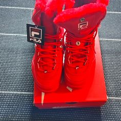 Brand New W Tags Fila Disruptor Boot Fur Women's Winter Fashion Boots Triple Red Sz 8. As The Weather Is Starting To Cool Down, These Are Great Winter Boots Red Monochromatic, Winter Wedges, Women's Winter Fashion, Women's Rain Boots, Shoes Fila, Fila Disruptor, Fila Disruptors, Color Fucsia, Winter Fashion Boots