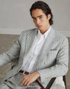 Comfort alpaca and wool chalk stripe one-and-a-half breasted deconstructed blazer with patch pockets The iconic one-and-a-half-breasted fit is combined with the excellence of Brunello Cucinelli materials in this alpaca and comfort wool deconstructed blazer. The soft and fluffy yarn gives the pinstripe pattern a signature gradient effect, highlighting its vintage feel. The “Solomeo Shoulder”, named after the hamlet where the company is located, characterizes the Brunello Cucinelli blazer with dis Blazer For Man, Deconstructed Blazer, Pinstripe Pattern, Mens Fashion Blazer, Eyewear Womens, Boutique Online, Blazers For Men, Pearl Grey, Shirt Skirt