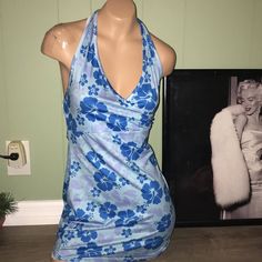 Super Cute Size Small Shein Hawaiin Floral Hibiscus Flower Blue Dress Tropical Print Never Worn Out Only Tried On Halter Tie Back Like New Condition Ships Right Away From A Smoke-Free Clean Home Packaged With Care Bundle To Save On Shipping Hibiscus Clothes, Hibiscus Dress, Hawaiian Clothing, Vintage Hawaiian Dress, Blue Halter Dress, Hawaii Dress, Dresses Shein, Gardening Outfit, Hawaiian Outfit