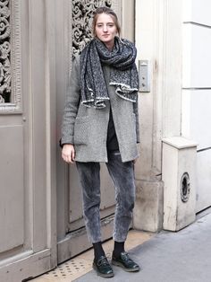 Street Fashion Style, Fashion Scarf, Winter Scarf, Street Fashion, Style Fashion, Human Body, Trousers, Human