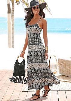 Strap Maxi Dress, Spaghetti Strap Maxi Dress, Maxi Dress Black, Maxi Robes, St Tropez, Women Maxi, Printed Maxi, Beach Dress, Womens Maxi Dresses