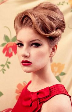 Image result for 1940's hair updo Hairstyles 1950s, Beehive Hairstyles, Cabelo Pin Up, Sanggul Modern, 1950s Hairstyles, 50s Hairstyles, Pin Up Hair, Hairstyles Wedding, Updo Hairstyles