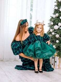 Christmas Dresses, Matching Dresses, Mommy and Me, Green Plaid Dress, Plaid Christmas Dress, Dress For Photoshoot, Christmas Photoshoot, Xmas Family Gown, Mother Daughter, Family Photoshoot, Green Christmas Outfit, Flannel Plaid Dress This is gorgeous Christmas matching dresses have very original fashionable design made of high-quality fabric will be perfect for any celebration....Christmas, birthday, parties, photography, evening, festivals wear, fairy & princess costumes or other special occasional events.    All our dresses are made with great love and care. We stand behind our work. Highest quality and 100% satisfaction guaranteed service. We proudly believe in our product's softness, durability and quality, fashion and lovely Description: Mom - ankle length - short sleeve - zipper fro Mommy And Me Christmas, Casual New Years Eve Outfits, Green Plaid Christmas, Puffy Tulle Skirt, Plaid Christmas Dress, Fairy Princess Costume, Kids Christmas Dress, Green Plaid Dress, Plaid Flannel Dress