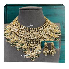 Very beautiful handmade pachi kundan rajwari necklace set combo which add extra glow in you look. Ceremonial Kundan Necklace, Heavy Kundan Lehenga For Festivals, Kundan Necklace With Tilla For Festivals, Heavy Kundan Chandbali Bridal Necklace, Heavy Chandbali Kundan Bridal Necklace, Ceremonial Kundan Necklace With Pallu, Sabyasachi Wedding, Kundan Long Necklace, Necklace Combo