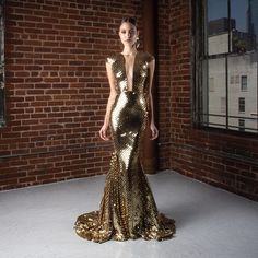 Harper 5 Michael Costello, Fashion Gowns, Fantasy Dress, Gala Dresses, Couture Gowns, Gorgeous Gowns, Gold Dress, Beautiful Gowns, Fancy Dresses