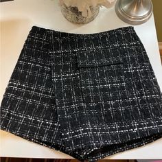 Torn By Ronny Kobo Size M Black Tweed Skort Faux Front Pocket New Without Tags -Missing Front Bows Diy Shorts, Ronny Kobo, Nike Tennis Dress, Black Tweed, Gap Shorts, High Waisted Jean Shorts, Long Sleeve Blouse Pattern, Light Blue Sweater, Black White Fashion