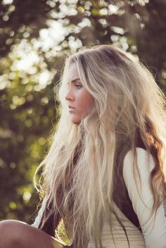 . Long Grey Hair, Long Messy Hair, Beautiful Gray Hair, Hair Gray, Silver Grey Hair, Long Gray Hair, Hair Locks, Trendy Hair, Pastel Hair