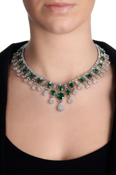 Emerald And Diamond Necklace, Emerald Jewellery, Colored Diamond Jewelry, Statement Collar, Diamond Necklace Designs, Statement Collar Necklace, High Jewellery, Jewellery Sets, Art Deco Necklace