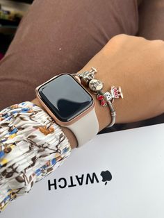 Apple Watch pandora Apple Watch Pandora Bracelet, Apple Watch Charms, Watch Charms, Apple Watch Se, Van Cleef And Arpels