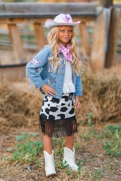 Dress Like A Cowgirl For School Kids, Little Cowgirl Outfit Kids Girl, Kids Cowgirl Outfit, Cowgirl Outfits For Girls, Diy Cowgirl Outfit, Girls Cowgirl Outfit, Diy Cowgirl Costume, Toddler Cowgirl Costume, Girls Halloween Costumes For Kids