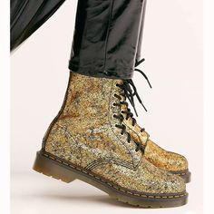 Dr. Martens 1460 Pascal Boot Gold Iridescent Crackle Metallic Super Cute Ultra Chic Iridescent Shimmery Metallic Gold Crackle Finish Leather In Classic Combat Boot Round Toe 8 Eye Lace Up Back Pull Tab Airwair Air Cushioned With Bouncing Soles Signature Grip Sole Leather Upper Pairs Easily With Dresses, Leggings And Jeans Approx Heel 1.25” Us 7/Eu 38 Smoke And Pet Free Home/No Box/Nwot Red Doc Martens, White Doc Martens, 90s Boots, Dr Martens 1460 Pascal, Martens Style, Doc Martens Outfit, Doc Martens Boots, Army Boots, Lace Up Combat Boots