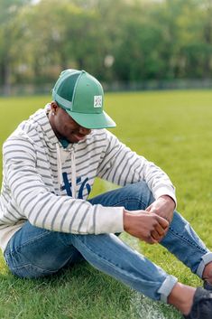 Introducing the Arborist Snapback, the perfect addition to your collection of stylish and practical headwear. Crafted from high-quality materials and designed to withstand the rigors of everyday wear, this green cap features a distinctive MN32 paddle patch that embodies the adventurous spirit of outdoor enthusiasts. With its sleek design and durable construction, you'll be able to show off your love of the great outdoors while staying comfortable and looking great all year round. - 60% Cotton 40 Green Cap, Sweat Stains, Great Outdoors, Kelly Green, The Great Outdoors, Sleek Design, Everyday Wear, Sleek, High Quality