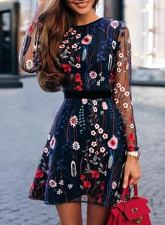 12 Affordable Spring Wedding Guest Dresses You Can Score on Amazon Bohemian Mini Dress, Floral Embroidery Dress, Spring Wedding Guest Dress, Grace Loves Lace, Mini Robes, Red Handbag, Beauty Dress, Modieuze Outfits, Vestidos Vintage