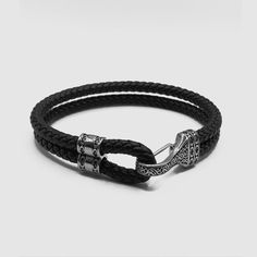 The devils in the detail. Finished with a filigree engraved lobster clasp, the leather rope bracelet will break up the metal and add new levels to your look. Wear it solo or stack it with any silver bracelet of your choice for an instantly elevated look. ✓ Vegan Leather ✓ 316L Stainless Steel & Rhodium ✓ Water, Heat, Sweat Resistant✓ Hypoallergenic (No Green Skin) Ice Necklace, The Devils, Green Skin, Men's Bracelets, Cord Bracelets, Bracelet Silver, Earrings Collection, Gemstone Bracelets, Silver Man