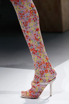 Cinderella Shoes, Lorenzo Serafini, Floral Fashion, Socks And Sandals, Cute Shoes, Fashion News, Heeled Boots, Philosophy