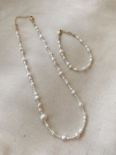 Pearl Bracelet Ideas, Pearl Bead Necklace, Genuine Pearl Necklace, Gifts For Friend, White Beaded Necklaces, Natural Pearl Necklace, Beads Craft Jewelry, Pretty Jewelry Necklaces, Preppy Jewelry