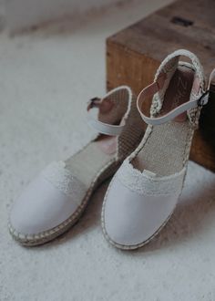 Ceremonia/ Bautismo/ Zapato/ Comunion/ Traje/ Fiesta / Cyberella / Niñas / Elegante
Ceremony/ Baptism/ Shoes/ Communion/ Suits/ Party/ Cyberella/ Girls/ Elegant Spring Leather Espadrilles With Woven Sole, Leather Espadrilles With Woven Sole For Spring, Casual Straw Espadrilles With Ankle Strap, Slip-on Sandals With Contrast Sole For Spring, Spring Slip-on Sandals With Contrast Sole, Summer Slip-on Sandals With Contrast Sole, Cream Flats With Woven Sole For Spring, Cream Flats With Leather Sole For Spring, Spring Flat Espadrilles With Leather Sole