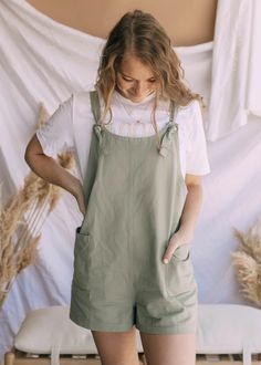 Western Work Outfit, Dress To Romper, Short Jumpsuit Outfit, Western Work, Summer Linen Dresses, Western Chic, Jumpsuit Outfit, Jumpsuit Shorts Rompers, Outfits For Women