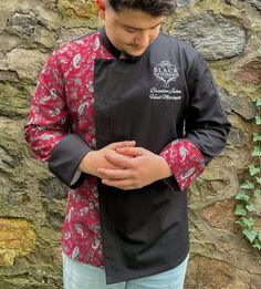 Title: New Design Patterned Long Sleeved Personalized Chef Jacket Coat Free Embroidery Chef Gift Unisex Restaurant Cafe Bakary Pub CIFwear personalised EMBROIDERED unisex long sleeve chefs jacket fastening with visible press studs available in 24 colours and in multiple sizes ranging from XS up to 4XL. Very stylish and easy to unbutton chef jacket thanks to its press studs. The unisex chef's jacket is available in many variations, with short sleeves, plus size chef jacket sizes starting from 5XL Women Bartender, Bartender Uniform, Jacket For Man, Chef Gifts, Pub Bar